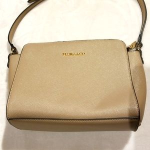 Woman's  Fashion  Pocketbook